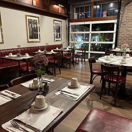 فندق Montauk Manor المظهر الخارجي الصورة Interior of the restaurant