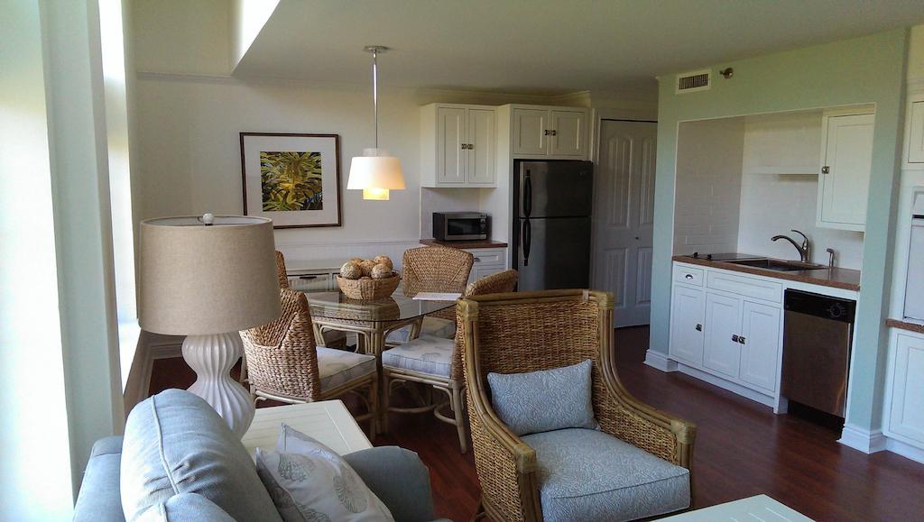 فندق Montauk Manor الغرفة الصورة A typical interior of a condo at the Ocean Club