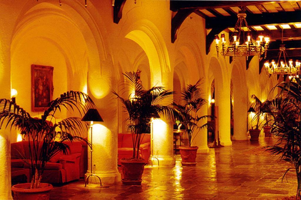 فندق Montauk Manor المظهر الخارجي الصورة The lobby of the Hotel del Coronado