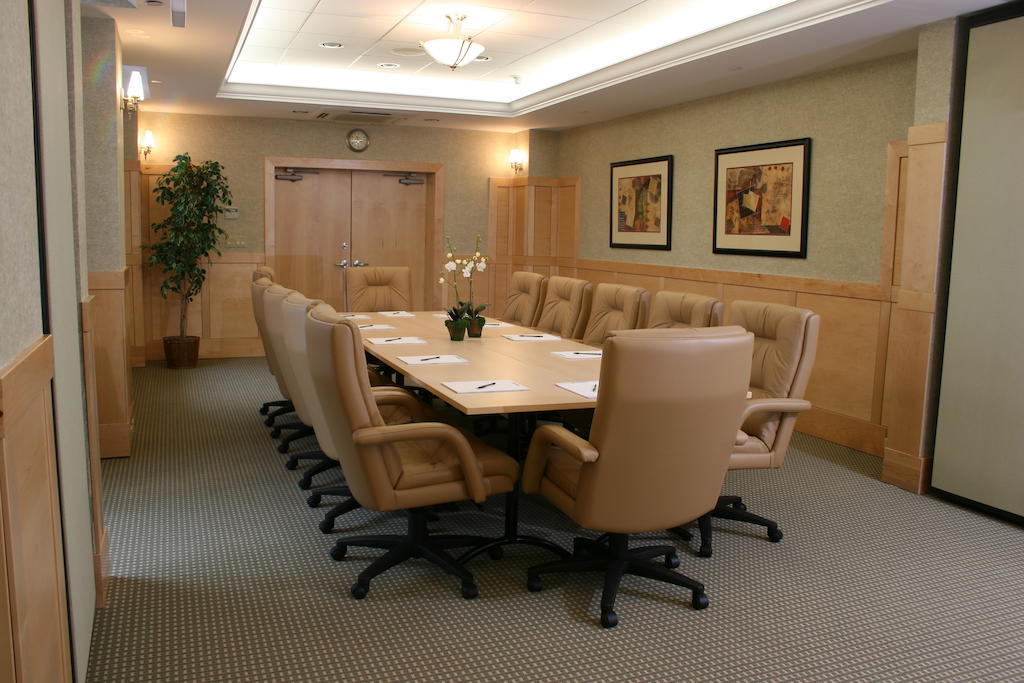 فندق Montauk Manor المظهر الخارجي الصورة A boardroom