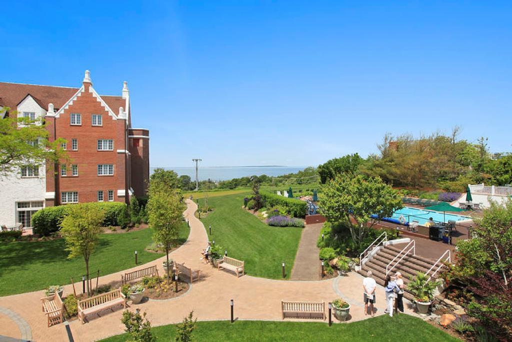 فندق Montauk Manor الغرفة الصورة The Village Green